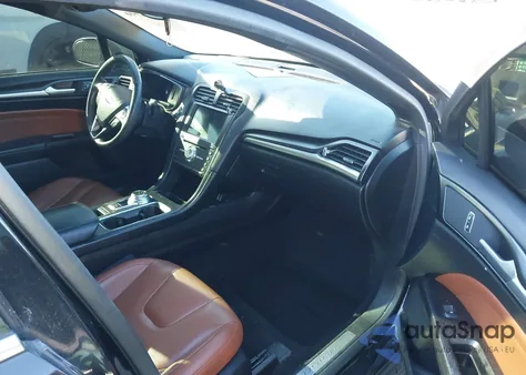 2020 Ford Fusion Titanium z USA, uszkodzony, nr VIN 3FA6P0D98LR174391